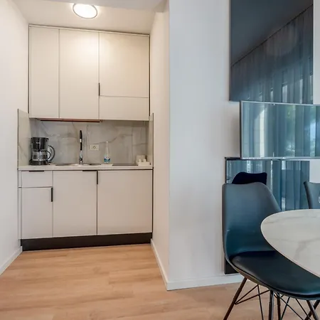 Simic * マカルスカ