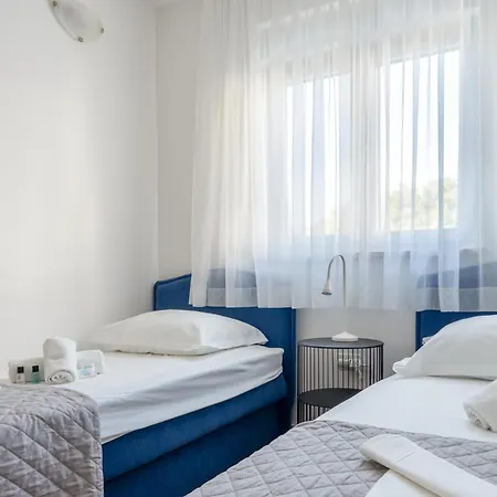 アパート Simic マカルスカ