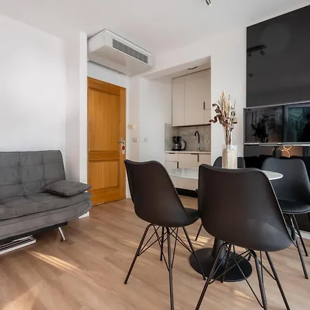 Simic * マカルスカ