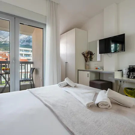 アパート Simic マカルスカ