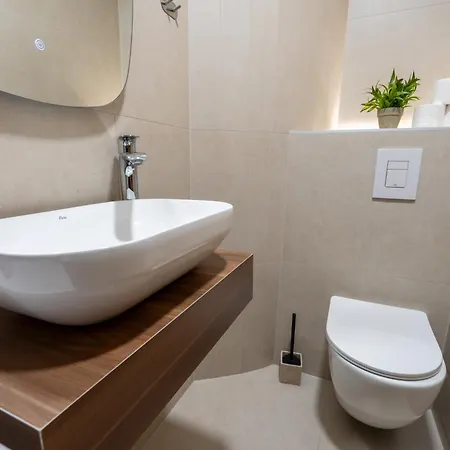 Simic * マカルスカ