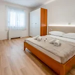 Simic *